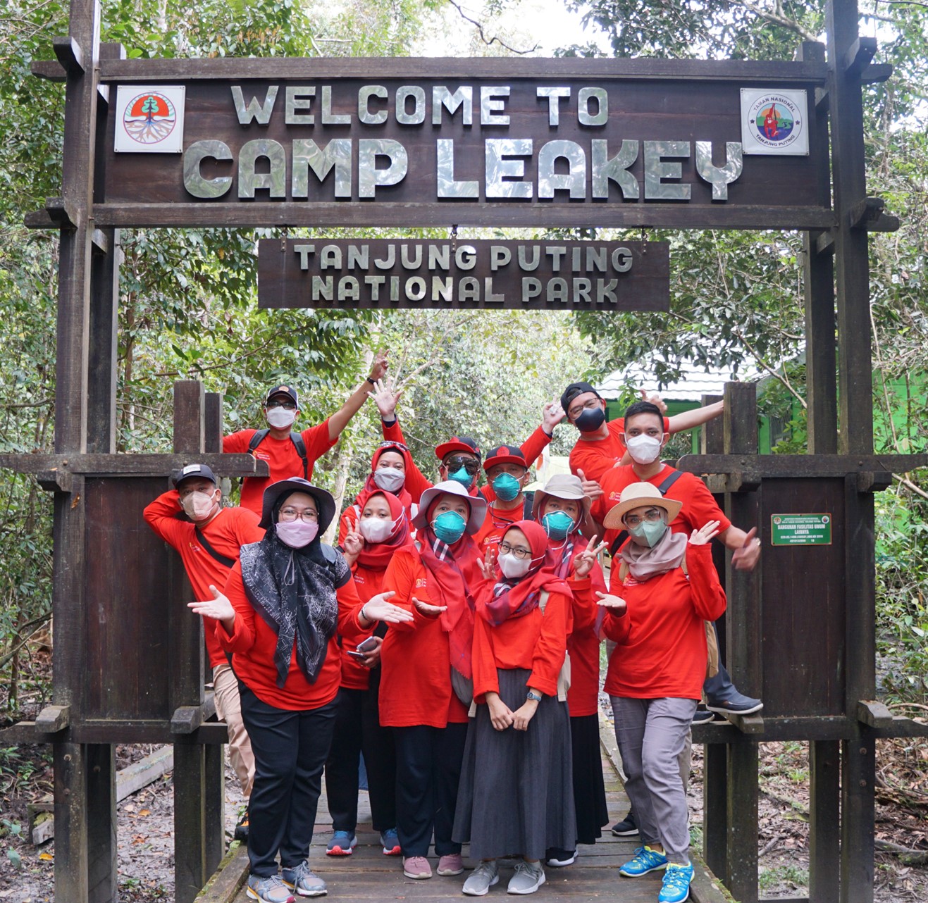 Trekking por el bosque y campamento Leakey
